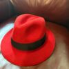 Sombrero rojo elegante