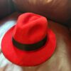 Sombrero rojo elegante